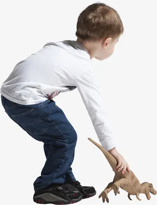 小男孩玩恐龙模型免抠