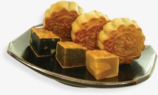 美味蛋黄月饼中秋免抠