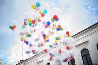 创意元素气球白色城堡建筑免抠