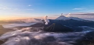 攀登者高峰风景背景免抠