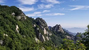 青山，蓝天，春天，踏青高清