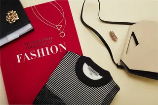 时尚简约服饰海报免抠