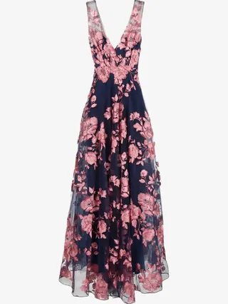 V 领的连衣裙免抠