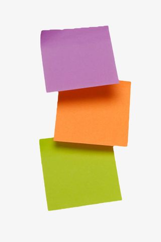 排列粘贴着的便笺纸实物免抠