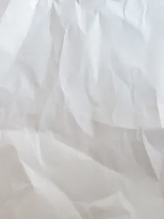 白色褶皱纸张免抠 白色褶皱纸张免抠