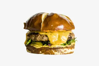 美味的牛肉汉堡包免抠