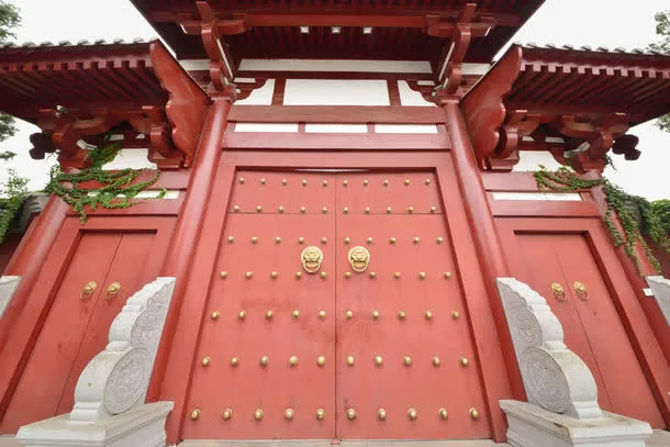 石墩大气仿古大红门免抠