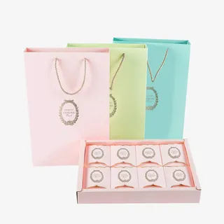 马卡龙颜色月饼盒免抠