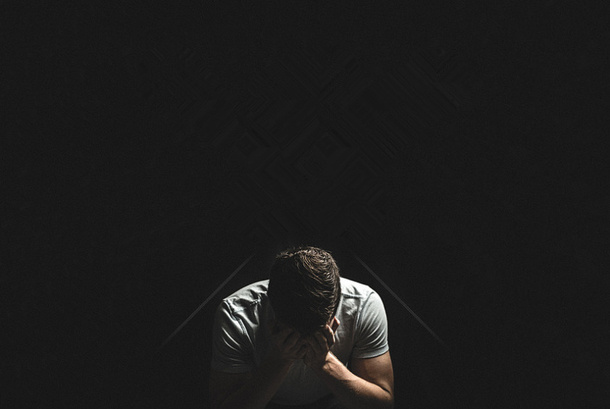 沉思中的男人免抠