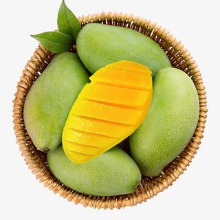 箩筐里的新鲜芒果免抠