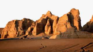 新疆旅游魔鬼城免抠