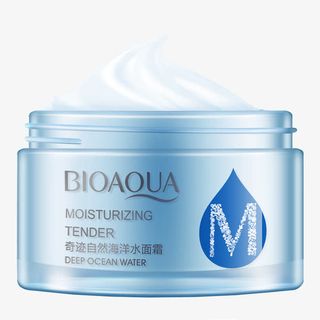 泊泉雅自然海洋水面霜产品实物免抠