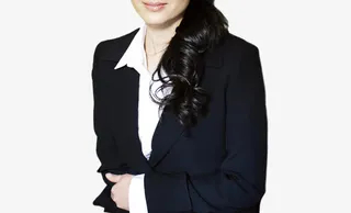 2017穿西装的礼仪小姐免抠