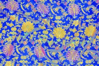 金色花纹丝绸背景