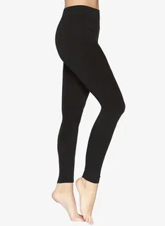 黑色紧身打底裤女性腿部特写免抠