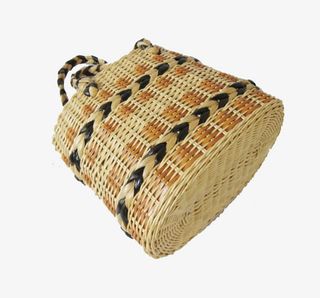 渐变草编背篓免抠