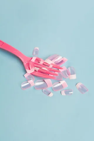 蓝色弟下的指甲叉子免抠