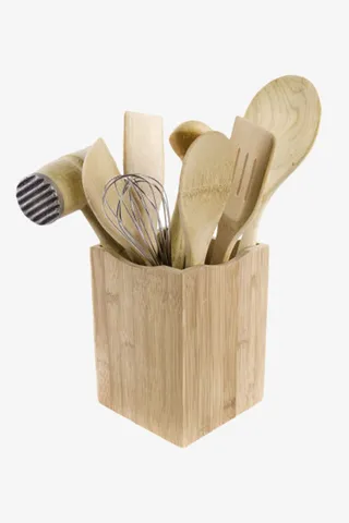 装满木桶的厨房用具免抠