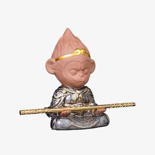 丑萌孙悟空玩偶实物图片免抠