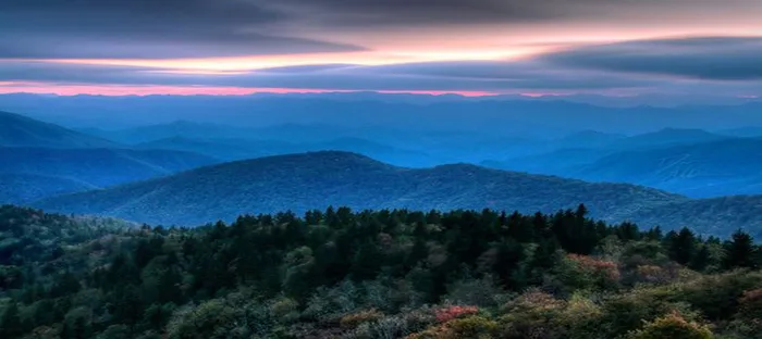 壮阔山脉自然景观背景图高清