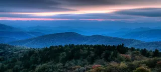 壮阔山脉自然景观背景图高清