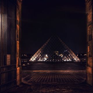 欧洲夜晚建筑品质男装PSD分层主图背景高清