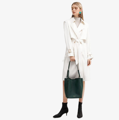 拿着包包的女模特免抠