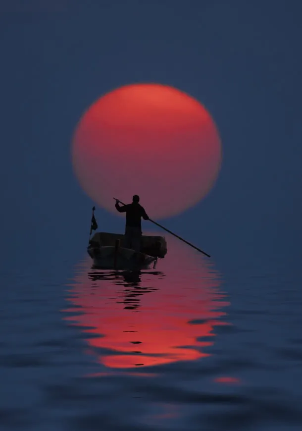 红色月光高清壁纸免抠