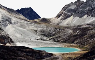 亚丁风景图免抠