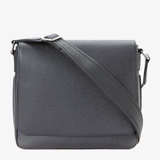 LV路易威登男士黑灰色牛皮包正面免抠