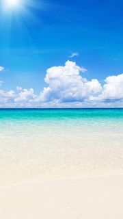 卡通蓝天白云沙滩H5背景素材高清