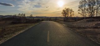 大气唯美马路延伸背景图高清