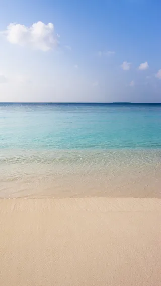 蓝天白云海滩H5背景素材高清