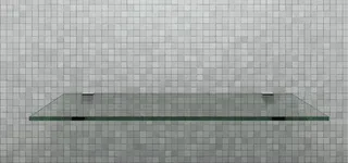 在墙壁上的玻璃置物架高清