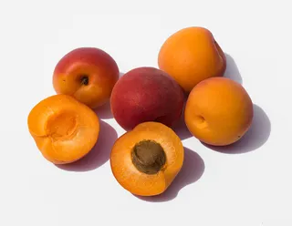 酸梅-新鲜的酸梅免抠