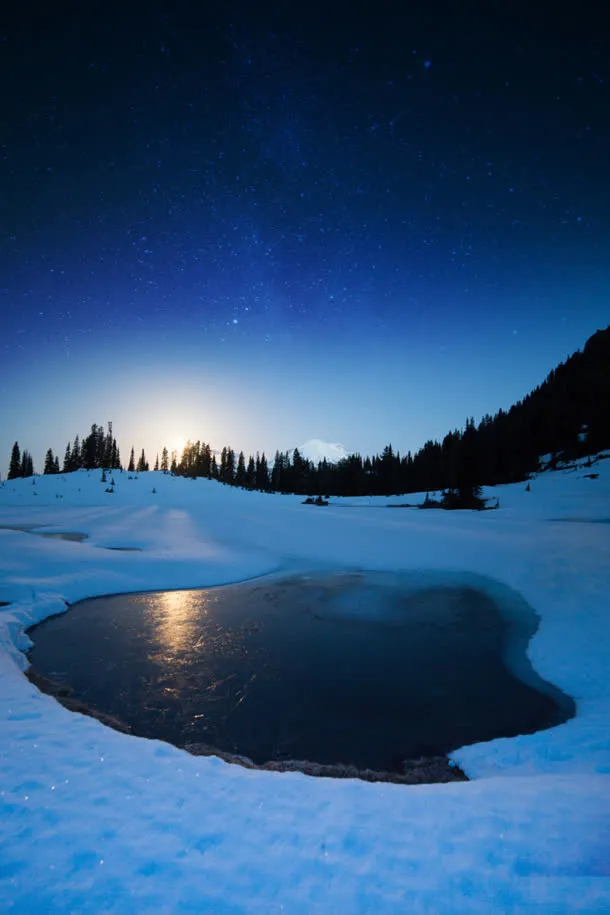 蓝色神秘星空阳光雪地免抠