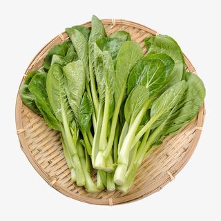 一竹筛绿色健康的新鲜菜心实物免免抠