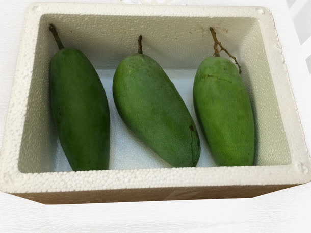 一箱芒果免抠