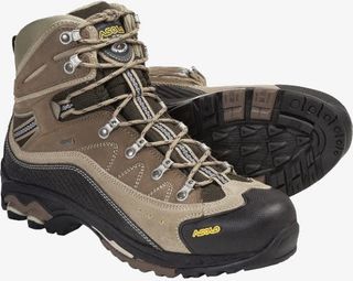 男士登山鞋免抠