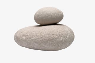 白色粗糙椭圆形鹅卵石实物免抠