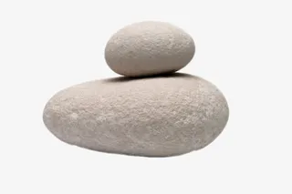白色粗糙椭圆形鹅卵石实物免抠