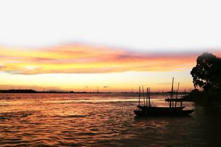 海上的美丽云彩免抠