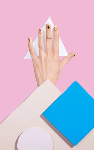 金箔水滴美甲海报背景