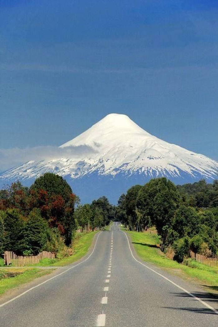 冰山马路背景图高清