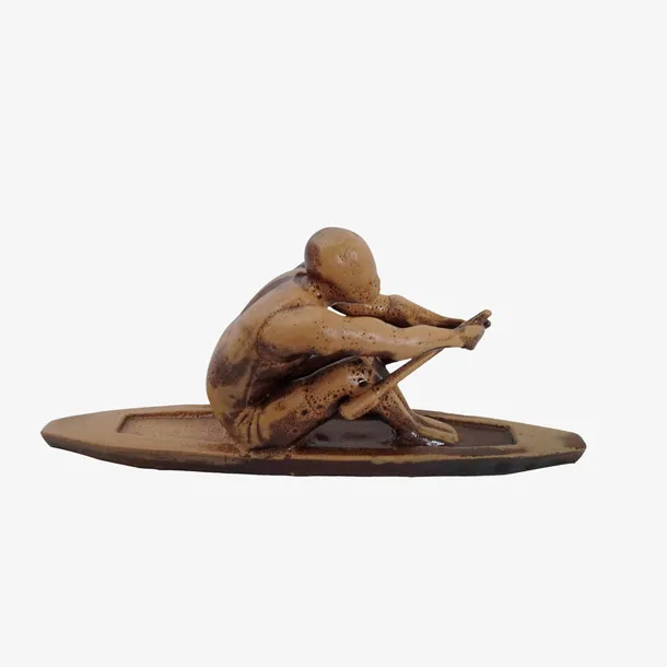 实物划船的人陶艺作品素材免抠