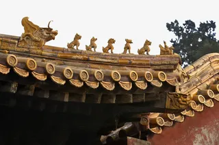 红墙金色雕刻屋檐免抠