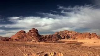 蓝天白云沙漠岩石免抠