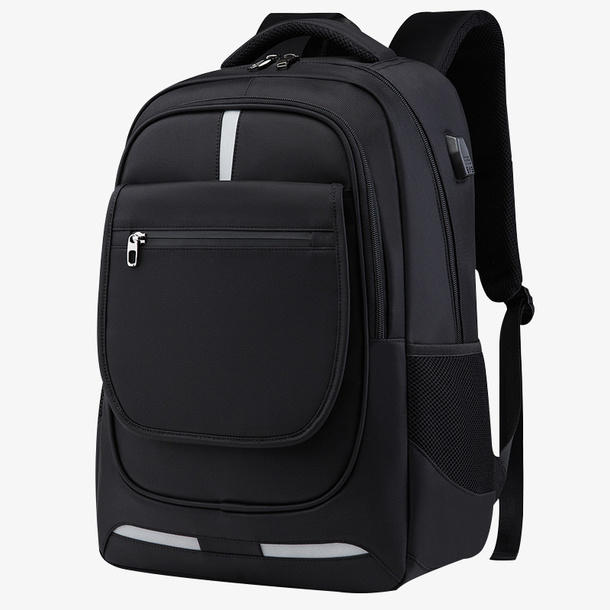 大容量双肩包免抠