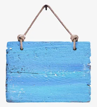 蓝色喷油漆的挂着的木板实物免抠