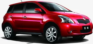 红色质感家用小汽车免抠